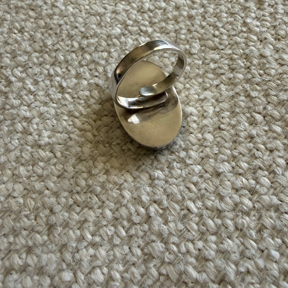925 Sterling Silver Mother of Pearl Adjustable Statement Ring - Picture 5 of 5
